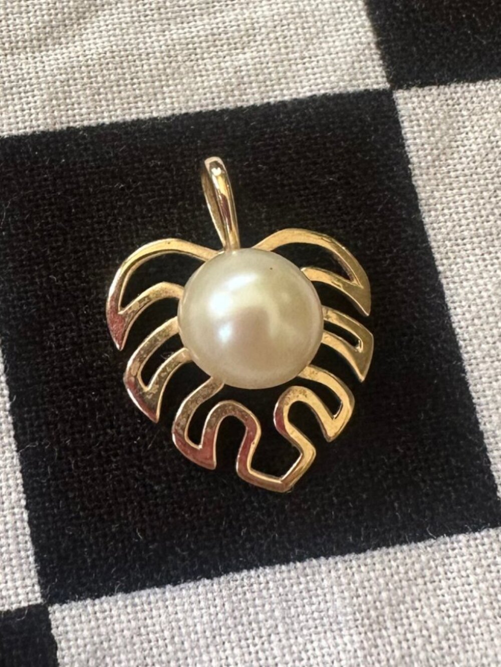 Gold & Pearl Monstera Pendant